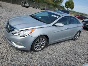 Hyundai Sonata SE 2.4L 4 2013