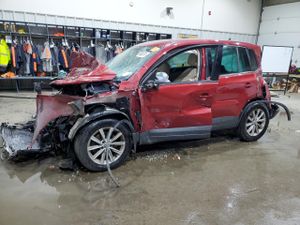 Volkswagen Tiguan S 2.0L 4 2014