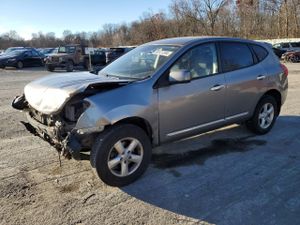 Nissan Rogue S 2.5L 4 2013