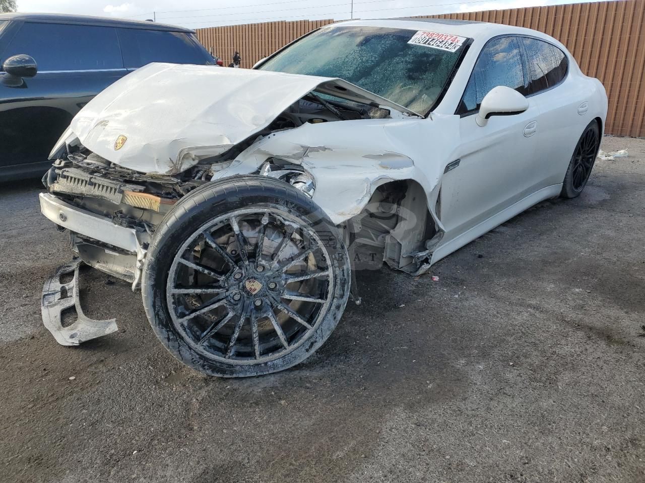 Porsche Panamera S 4.8L 8 2011