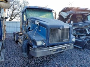 International 9000 Series 9200I 10.8L 6 2001