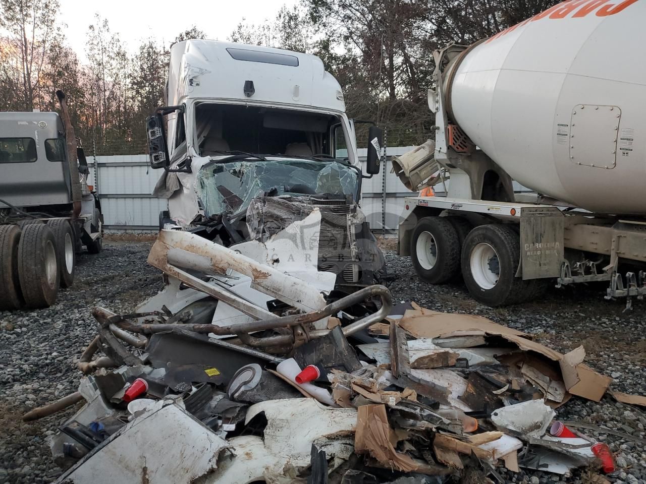 Volvo VN VNL 12.8L 6 2011