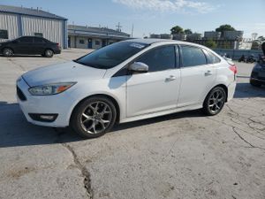 Ford Focus SE 2.0L 4 2015