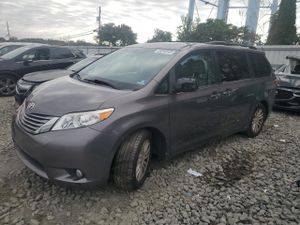 Toyota Sienna XLE 3.5L 6 2015