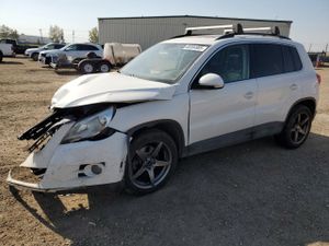 Volkswagen Tiguan S 2.0L 4 2011