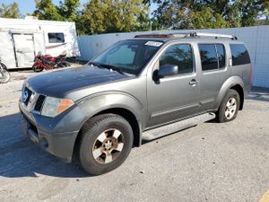 Nissan Pathfinder LE 4.0L 6 2005