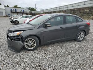 Ford Focus SE 2.0L 4 2015