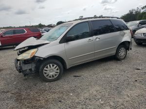 Toyota Sienna CE 3.3L 6 2004