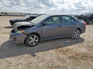 Toyota Corolla BASE 1.8L 4 2013