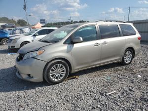 Toyota Sienna XLE 3.5L 6 2015