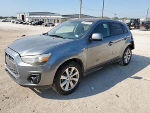 Mitsubishi Outlander ES 2.0L 4 2015