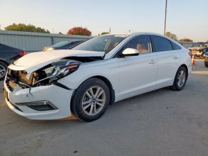 Hyundai Sonata SE 2.4L 4 2015
