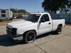 Chevrolet Silverado 1500 C1500 4.8L 8 2006