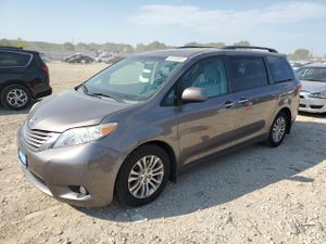 Toyota Sienna XLE 3.5L 6 2015