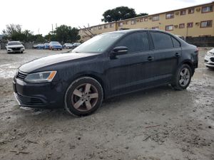 Volkswagen Jetta BASE 2.0L 4 2013