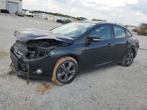 Ford Focus SE 2.0L 4 2014
