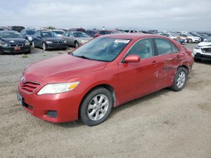 Toyota Camry BASE 2.5L 4 2011