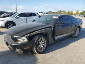 Ford Mustang 3.7L 6 2014