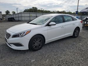 Hyundai Sonata SE 2.4L 4 2015