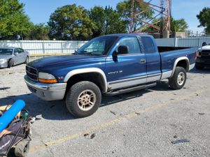 Dodge Dakota 4.7L 8 2000