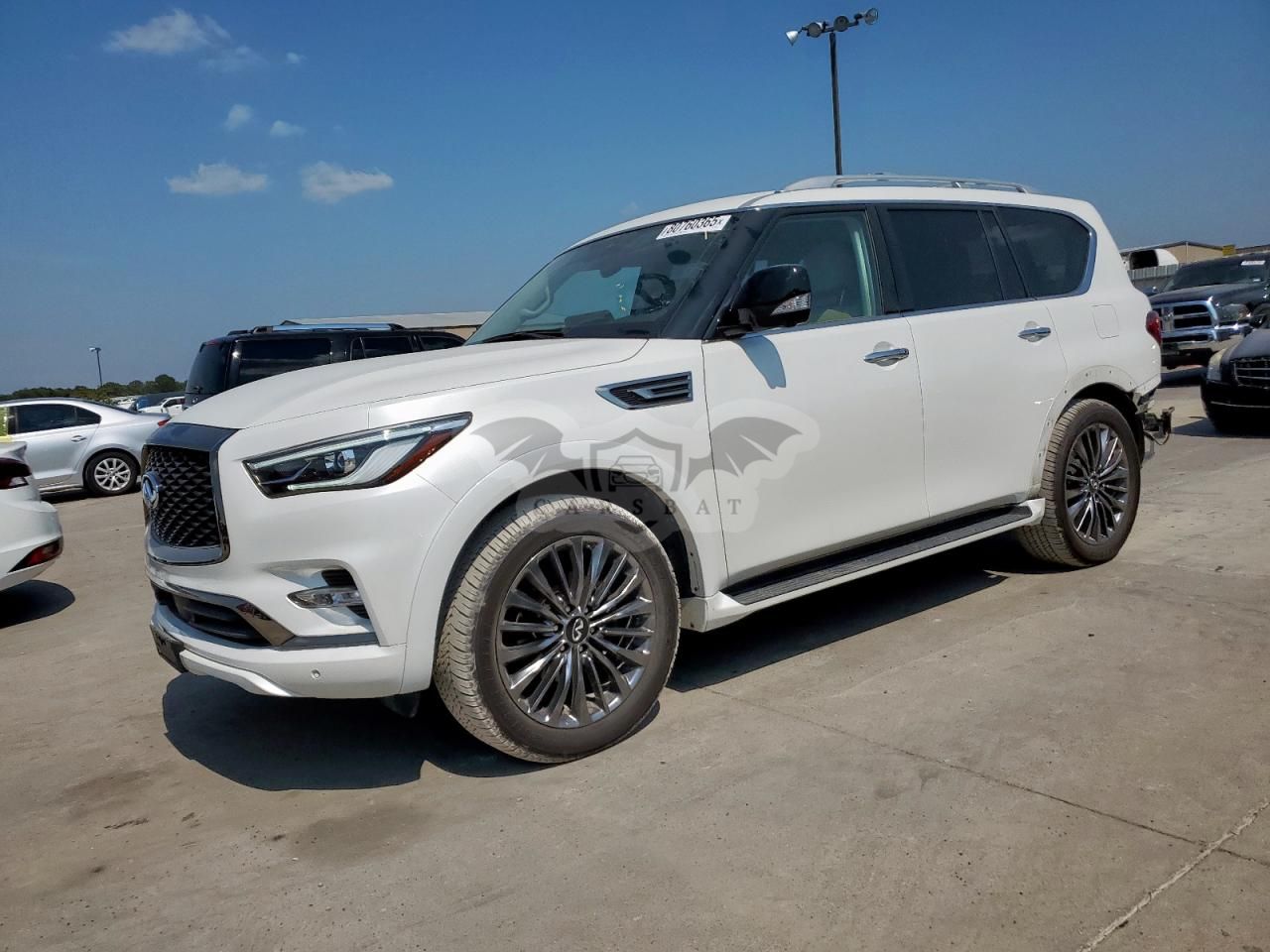 Infiniti QX80 LUXE 5.6L 8 2024