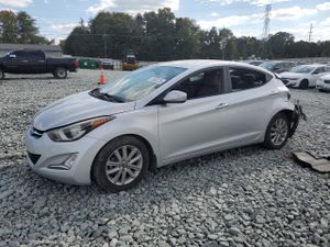 Hyundai Elantra SE 1.8L 4 2015
