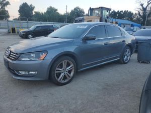 Volkswagen Passat SEL 2.0L 4 2013