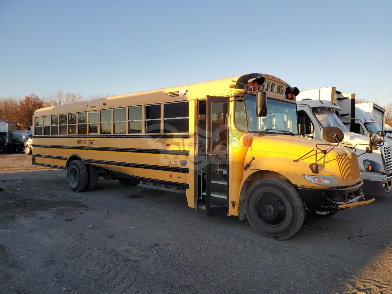 IC Corporation CE Series CE 7.6L 6 2010