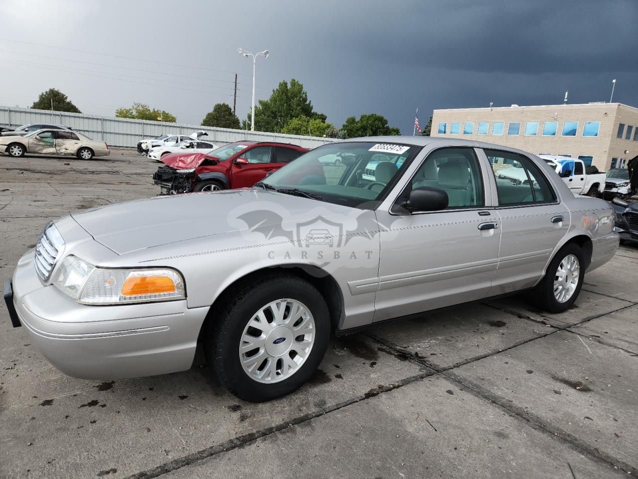 Ford Crown LX 4.6L 8 2004