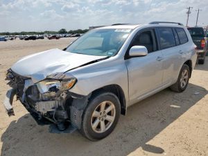 Toyota Highlander SE 3.5L 6 2010