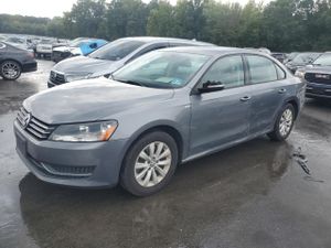 Volkswagen Passat S 1.8L 4 2014
