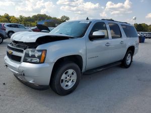 Chevrolet Suburban C1500 LT 5.3L 8 2013