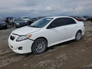 Toyota Corolla BASE 1.8L 4 2010