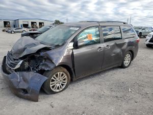 Toyota Sienna XLE 3.5L 6 2015
