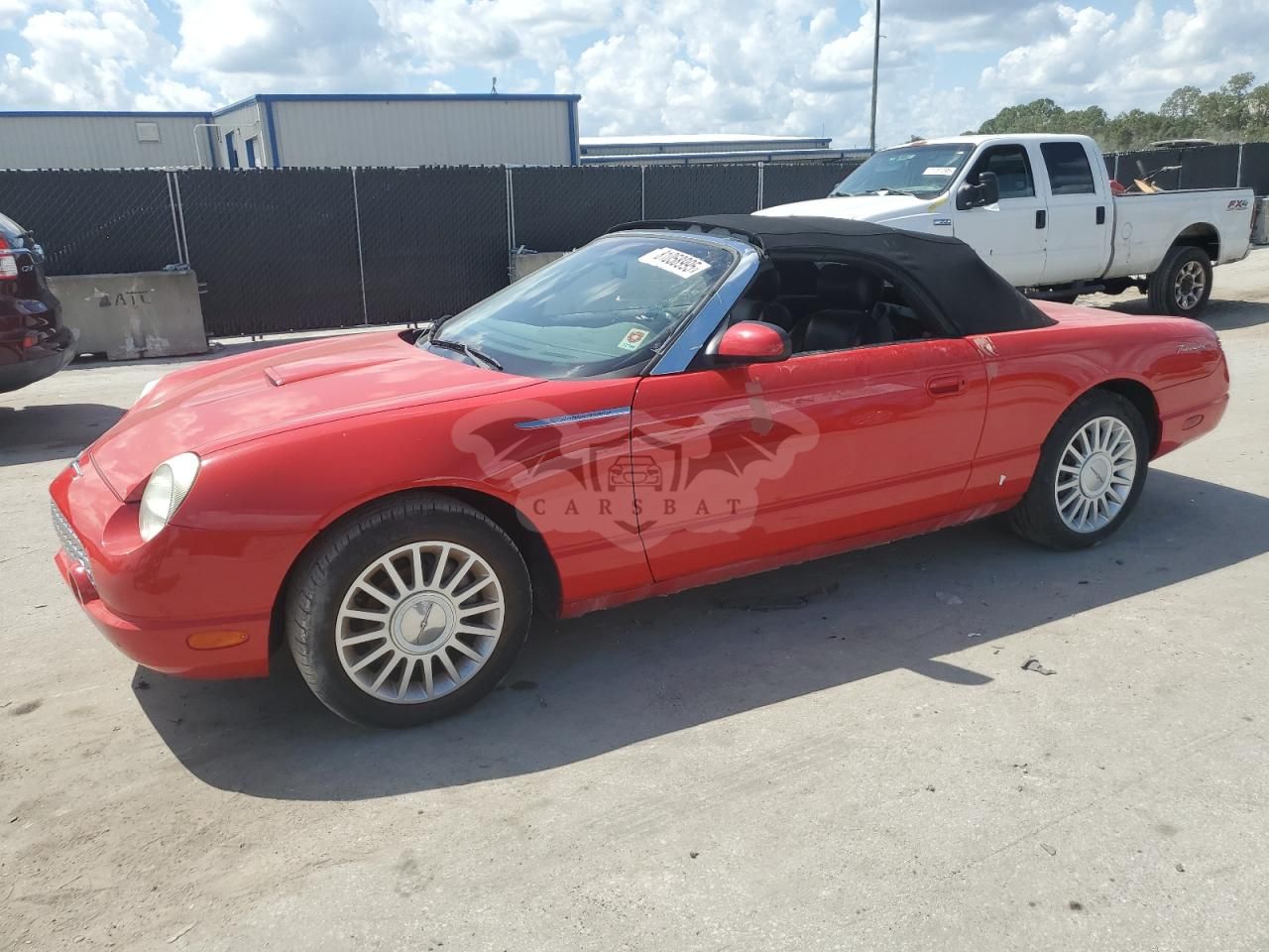 Ford Thunderbird 3.9L 8 2005