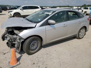 Ford Focus SE 2.0L 4 2012