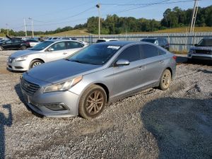 Hyundai Sonata SE 2.4L 4 2015