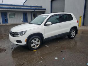 Volkswagen Tiguan S 2.0L 4 2013