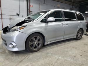 Toyota Sienna SPORT 3.5L 6 2015