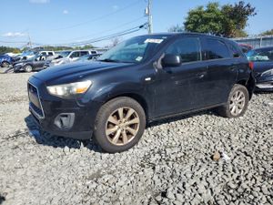 Mitsubishi Outlander ES 2.0L 4 2015