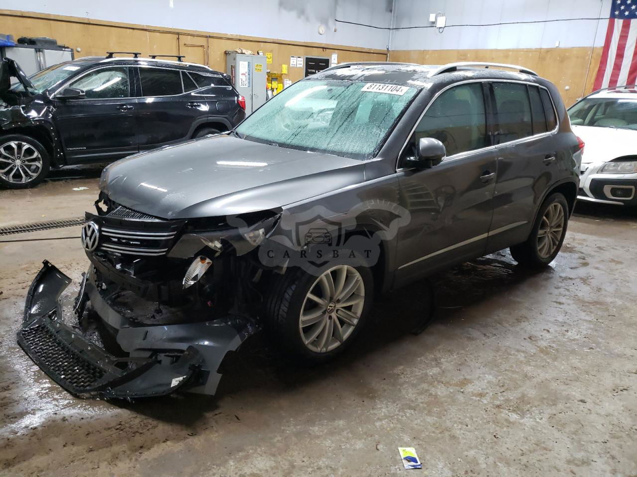 Volkswagen Tiguan S 2.0L  4 2013