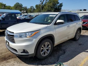 Toyota Highlander XLE 3.5L 6 2014