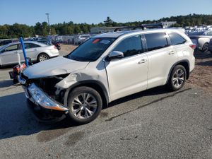 Toyota Highlander XLE 3.5L 6 2014
