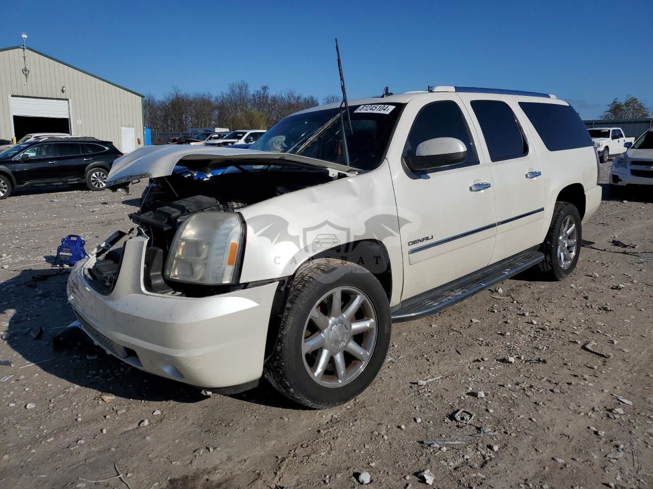 GMC Yukon DENALI 6.2L  8 2011