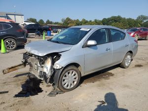 Nissan Versa S 1.6L 4 2012