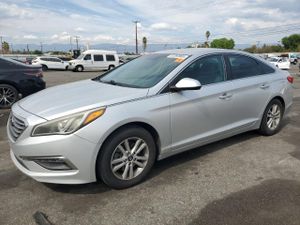 Hyundai Sonata SE 2.4L 4 2015