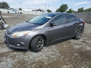 Ford Focus SE 2.0L 4 2013