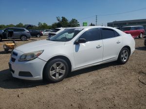 Chevrolet Malibu LS 2.5L 4 2013