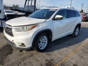 Toyota Highlander LE 2.7L 4 2015
