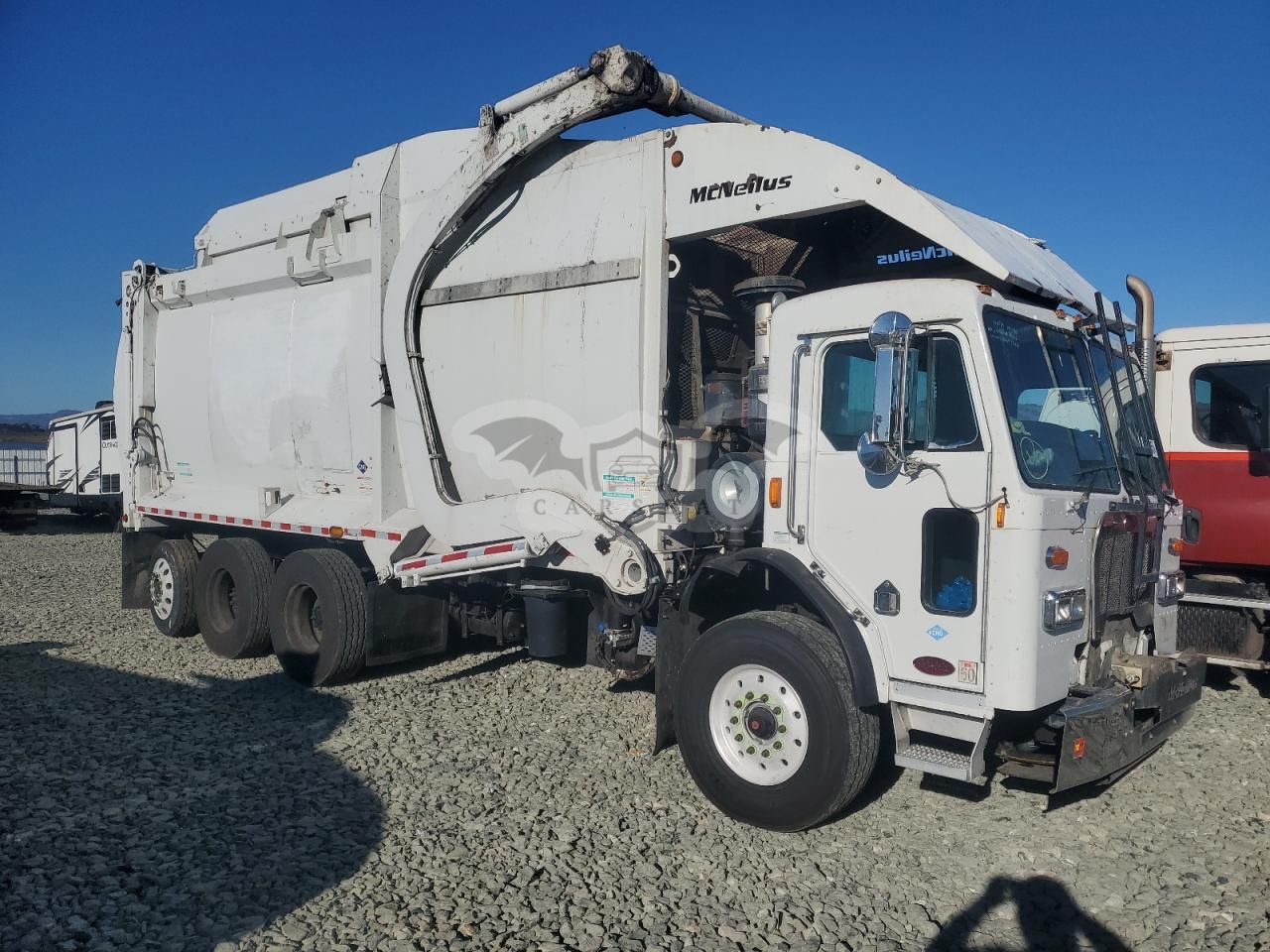 Peterbilt 320/325 8.9L 6 2013